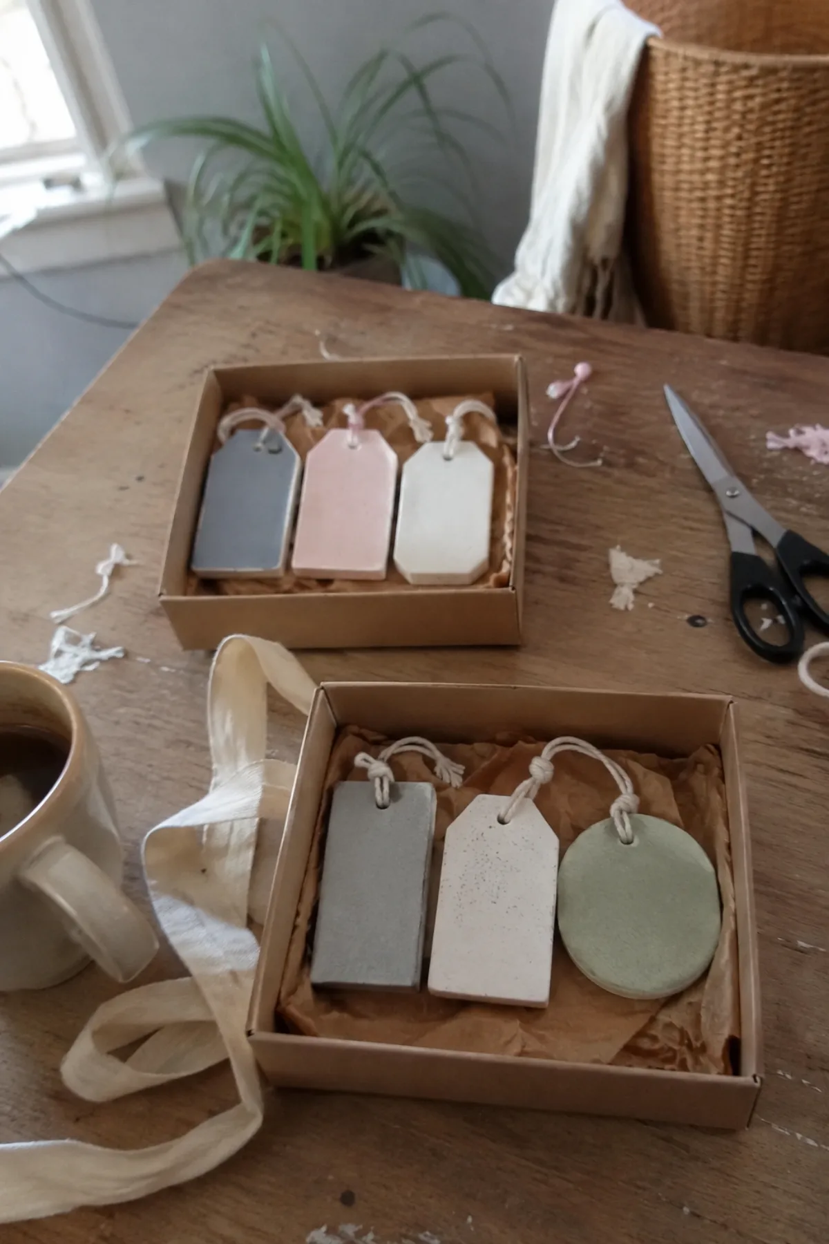 Labelled aroma stone boxes